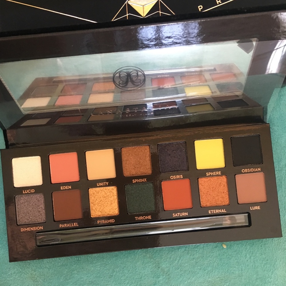 Anastasia Prism eyeshadow palette